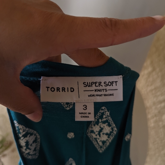 Torrid super soft embroidered baby doll bell sleeve high low size 3 aqua - Picture 8 of 8